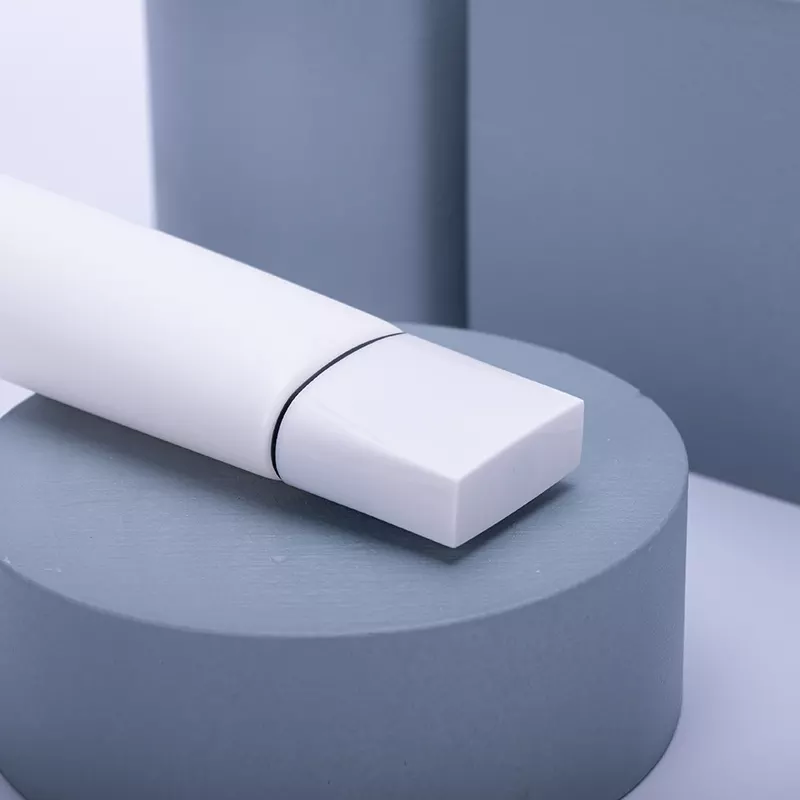 30ml 50ml 100ml Customized Flat Plastic Tube with Square Screw Cap for Sunscreen Cream