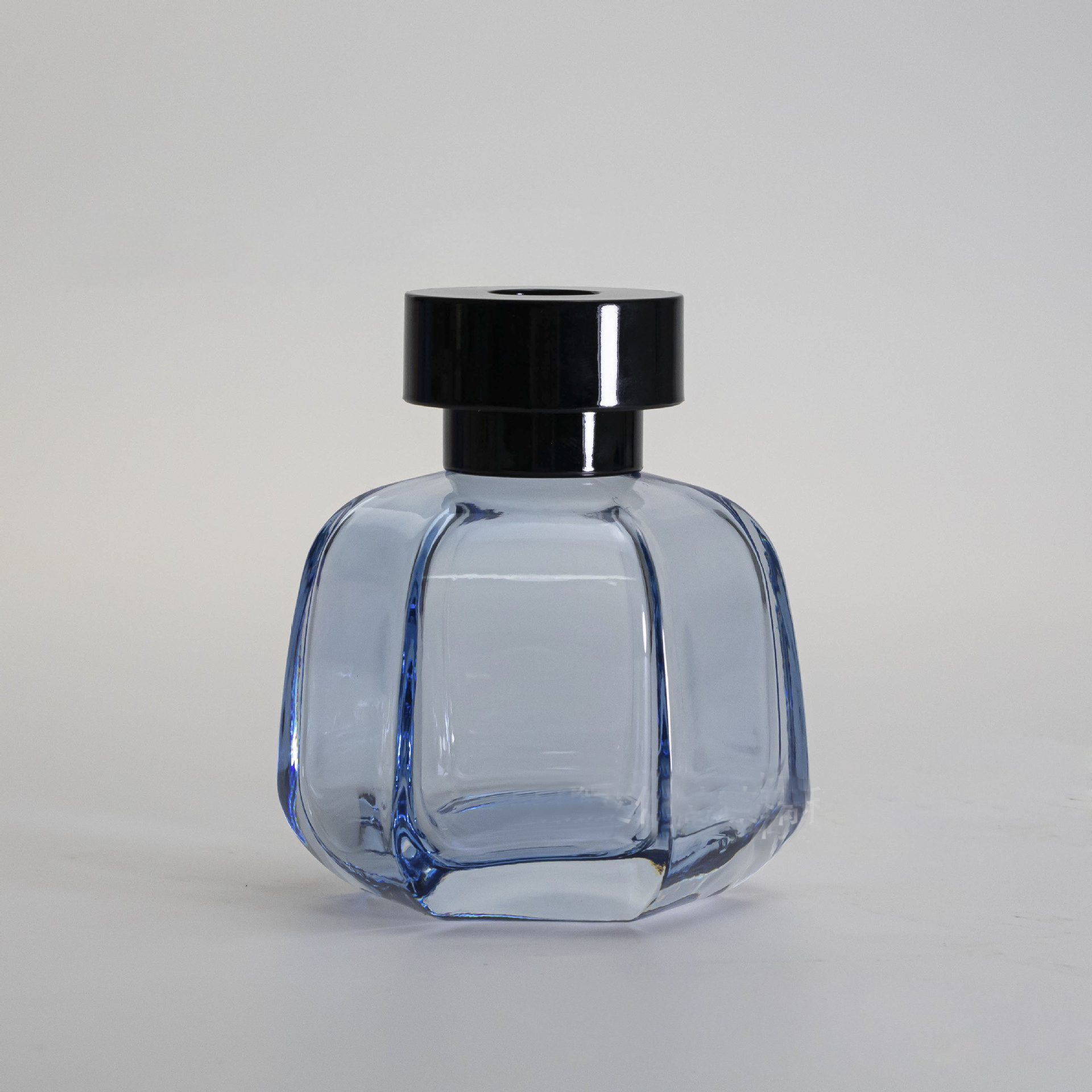 Wholesale Hexagon Empty Aromatherapy Bottle Home Decoration Reed Diffuser Fragrance Glass Bottle 120ml