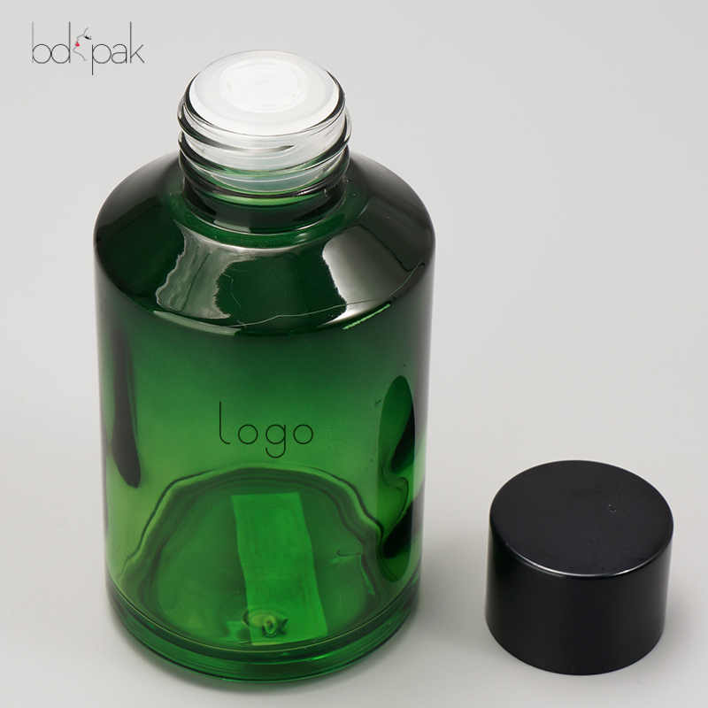 Screw Cap Boston Round Bottle for Essential Oil 100ml 150ml 200ml Recyclable Unique Green Glass Toner Bottles for skincare
