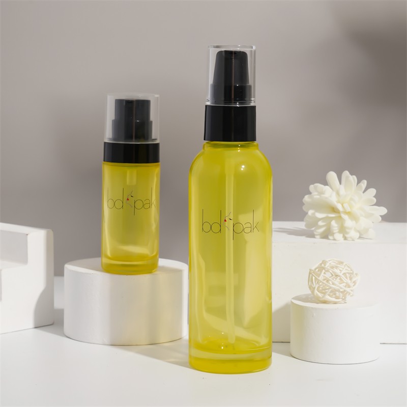 Custom 100ml Luxury Round Empty Cosmetics Packaging Containers Foundation Glass Lotion Bottle with Dip Tube